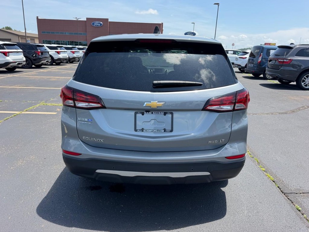 Chevrolet Equinox Vehicle Full-screen Gallery Image 04