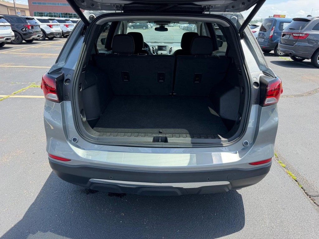 Chevrolet Equinox Vehicle Full-screen Gallery Image 05