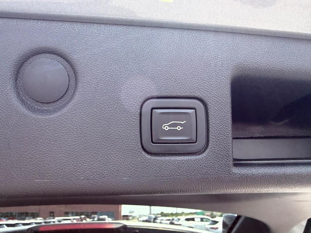 Chevrolet Equinox Vehicle Full-screen Gallery Image 06