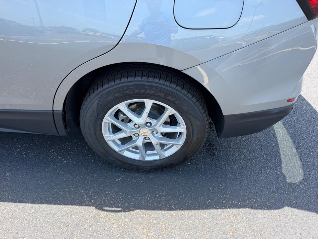 Chevrolet Equinox Vehicle Full-screen Gallery Image 07