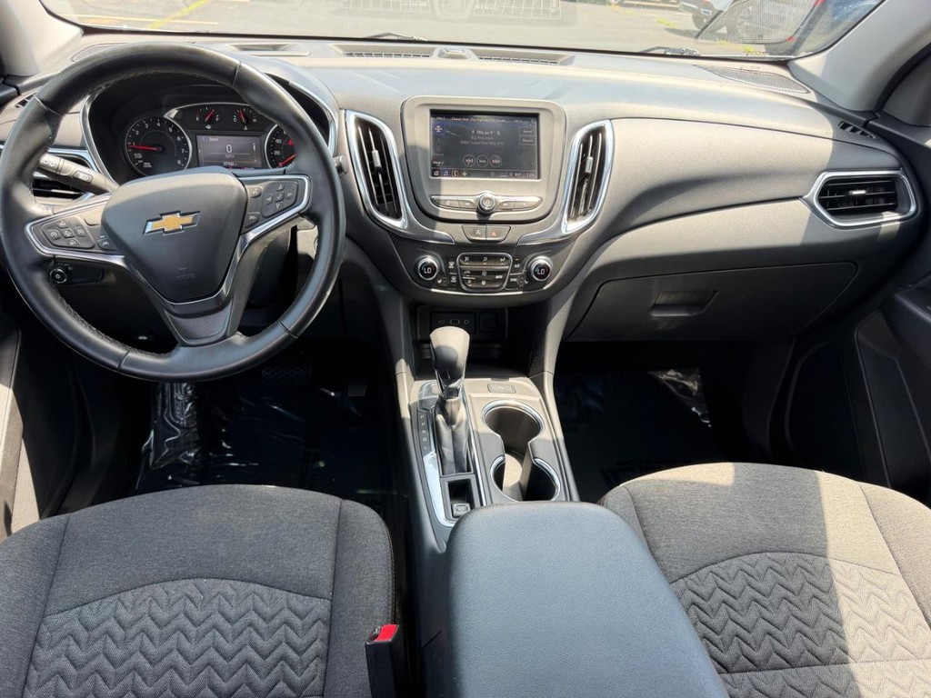 Chevrolet Equinox Vehicle Full-screen Gallery Image 11