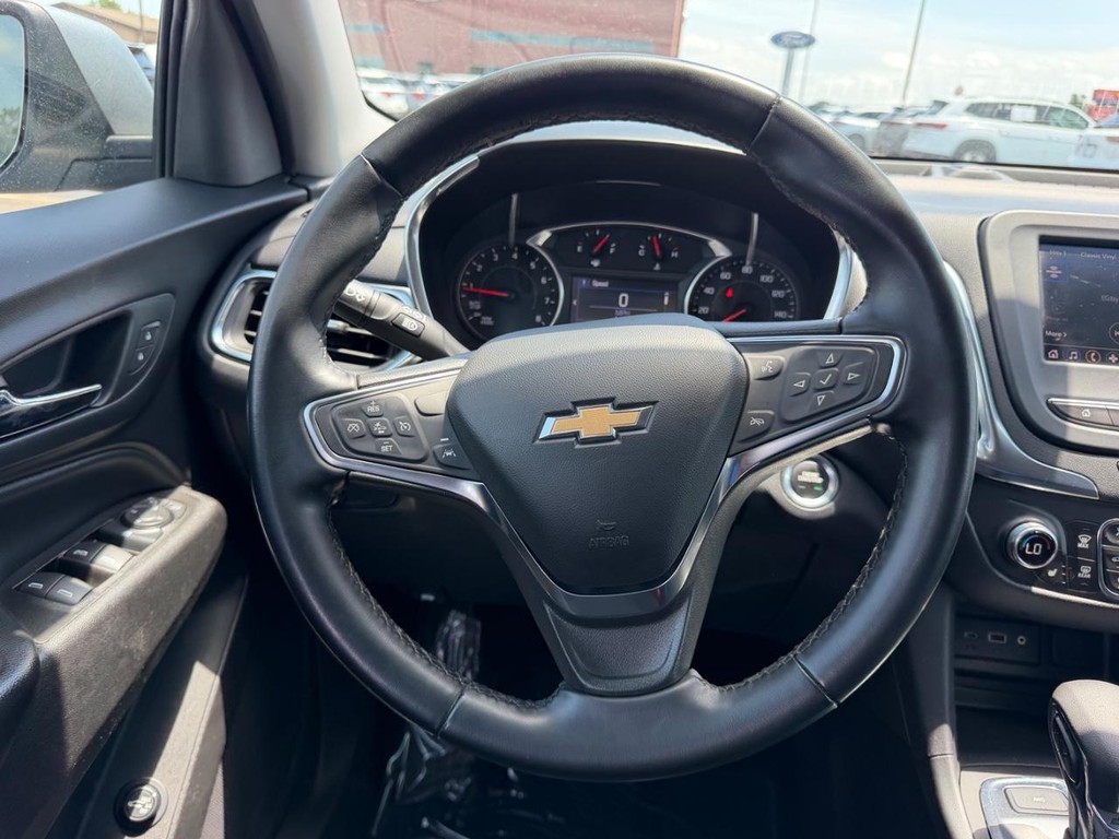 Chevrolet Equinox Vehicle Full-screen Gallery Image 12