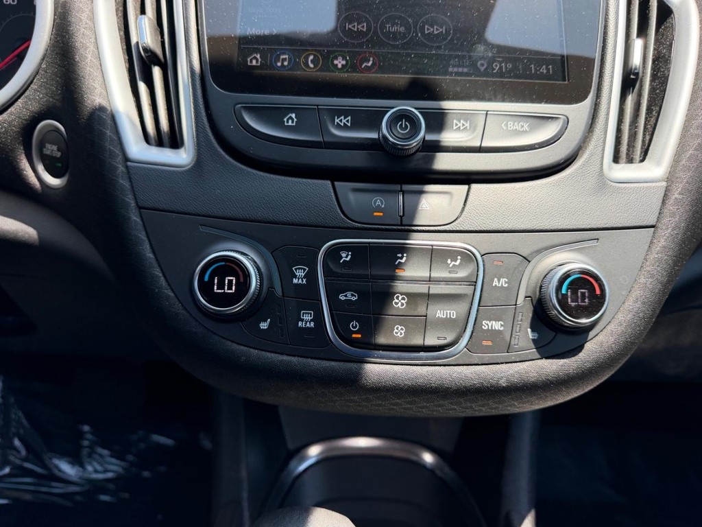 Chevrolet Malibu Vehicle Full-screen Gallery Image 15