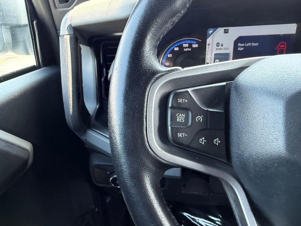 Ford Bronco Vehicle Full-screen Gallery Image 13