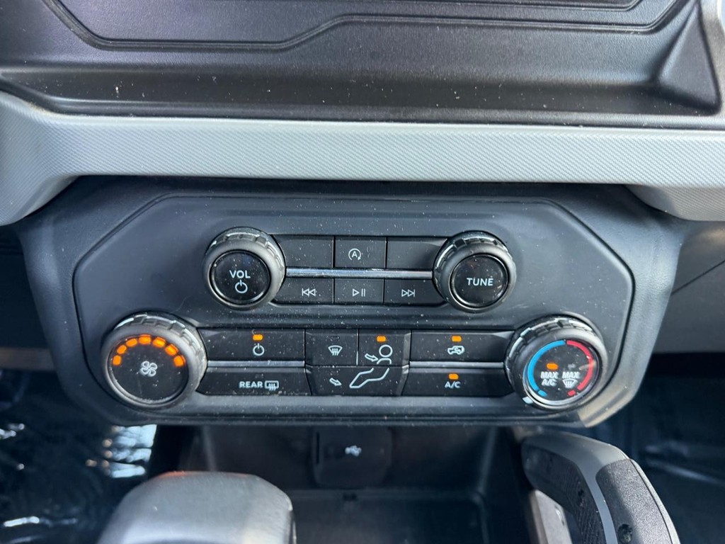 Ford Bronco Vehicle Full-screen Gallery Image 17