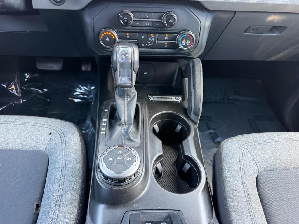 Ford Bronco Vehicle Full-screen Gallery Image 18