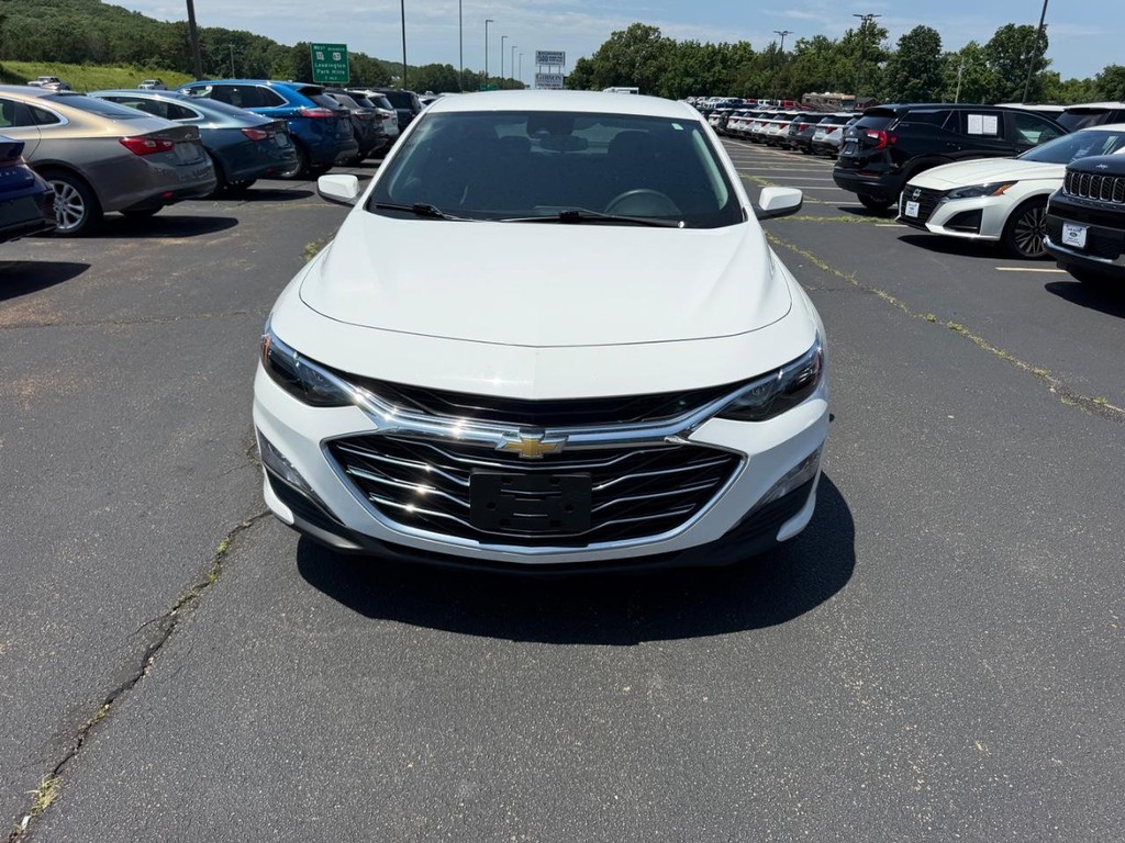 Chevrolet Malibu Vehicle Full-screen Gallery Image 08