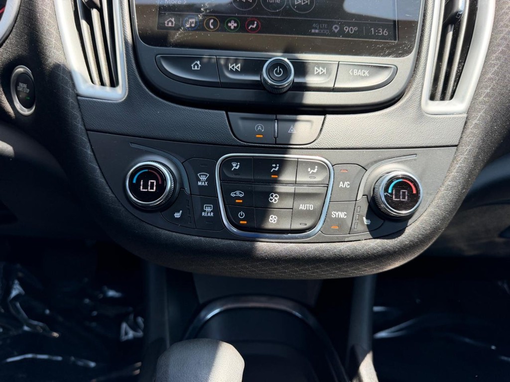 Chevrolet Malibu Vehicle Full-screen Gallery Image 15
