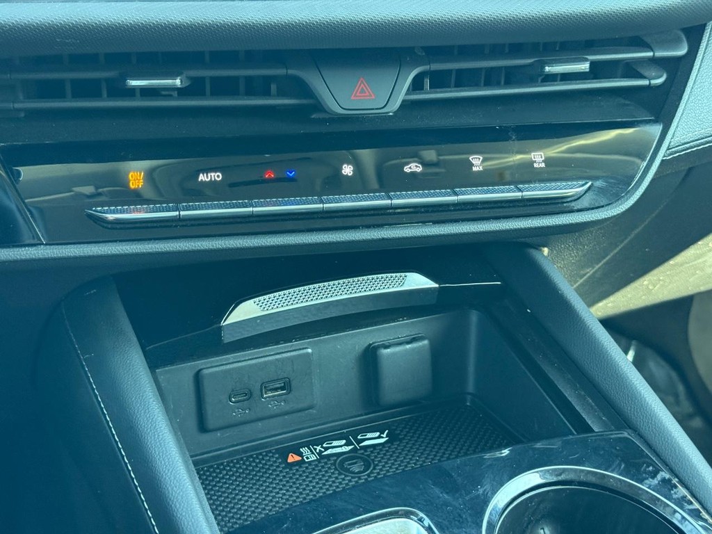 Buick Envision Vehicle Full-screen Gallery Image 18