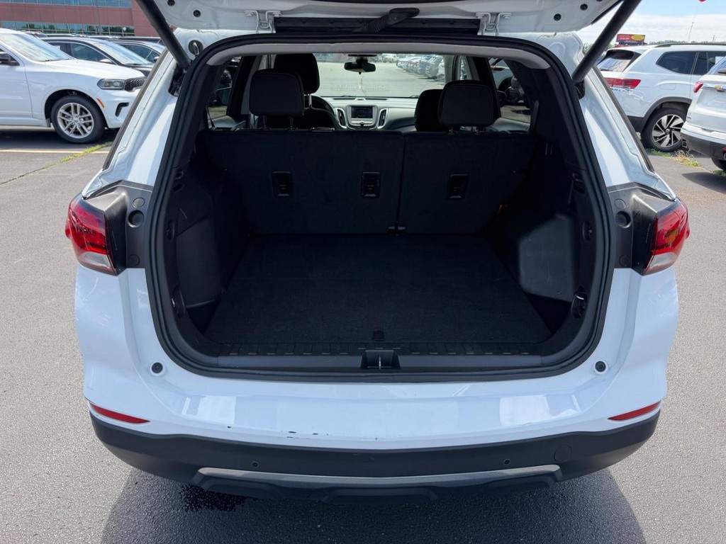 Chevrolet Equinox Vehicle Full-screen Gallery Image 05