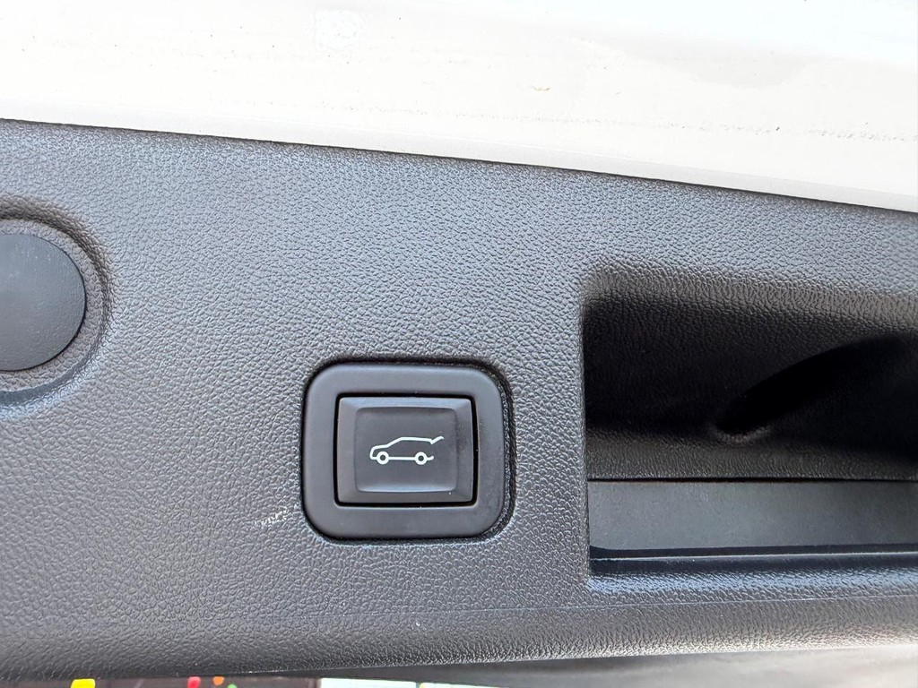 Chevrolet Equinox Vehicle Full-screen Gallery Image 06