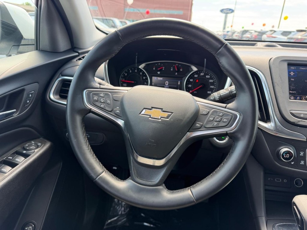 Chevrolet Equinox Vehicle Full-screen Gallery Image 12