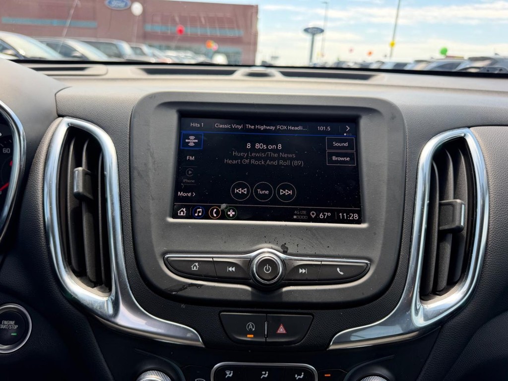 Chevrolet Equinox Vehicle Full-screen Gallery Image 16