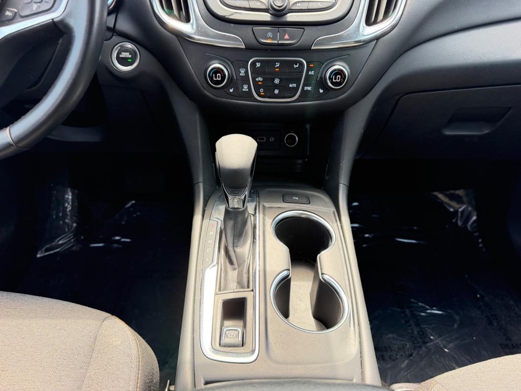 Chevrolet Equinox Vehicle Full-screen Gallery Image 18