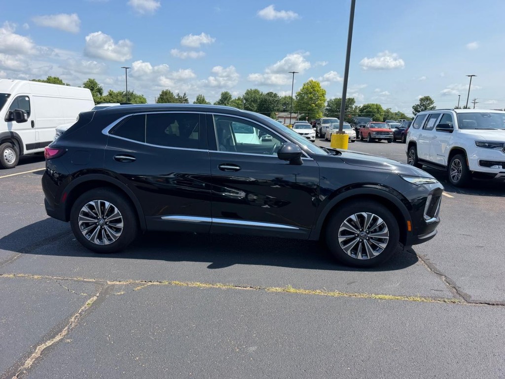 Buick Envision Vehicle Full-screen Gallery Image 02