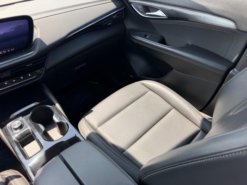 Buick Envision Vehicle Full-screen Gallery Image 17