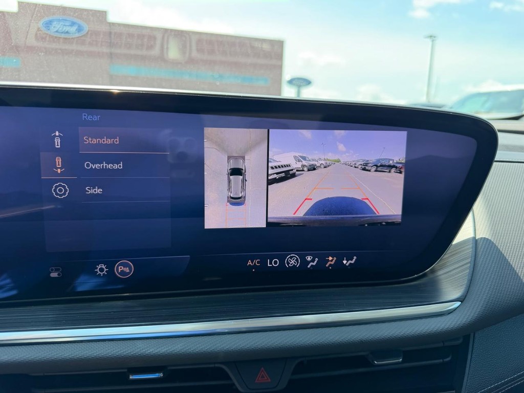 Buick Envision Vehicle Full-screen Gallery Image 22