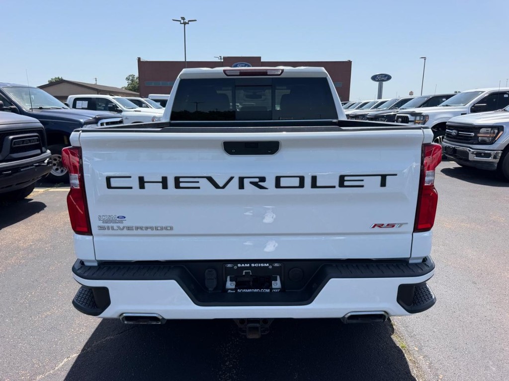 Chevrolet Silverado 1500 Vehicle Full-screen Gallery Image 04
