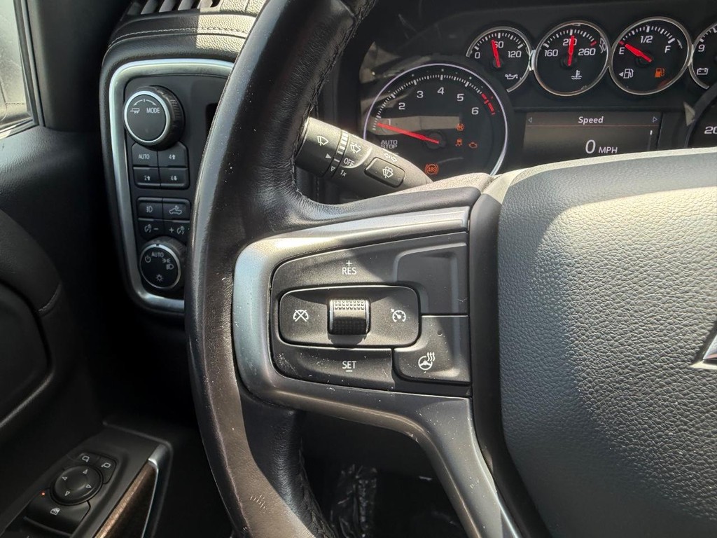 Chevrolet Silverado 1500 Vehicle Full-screen Gallery Image 12