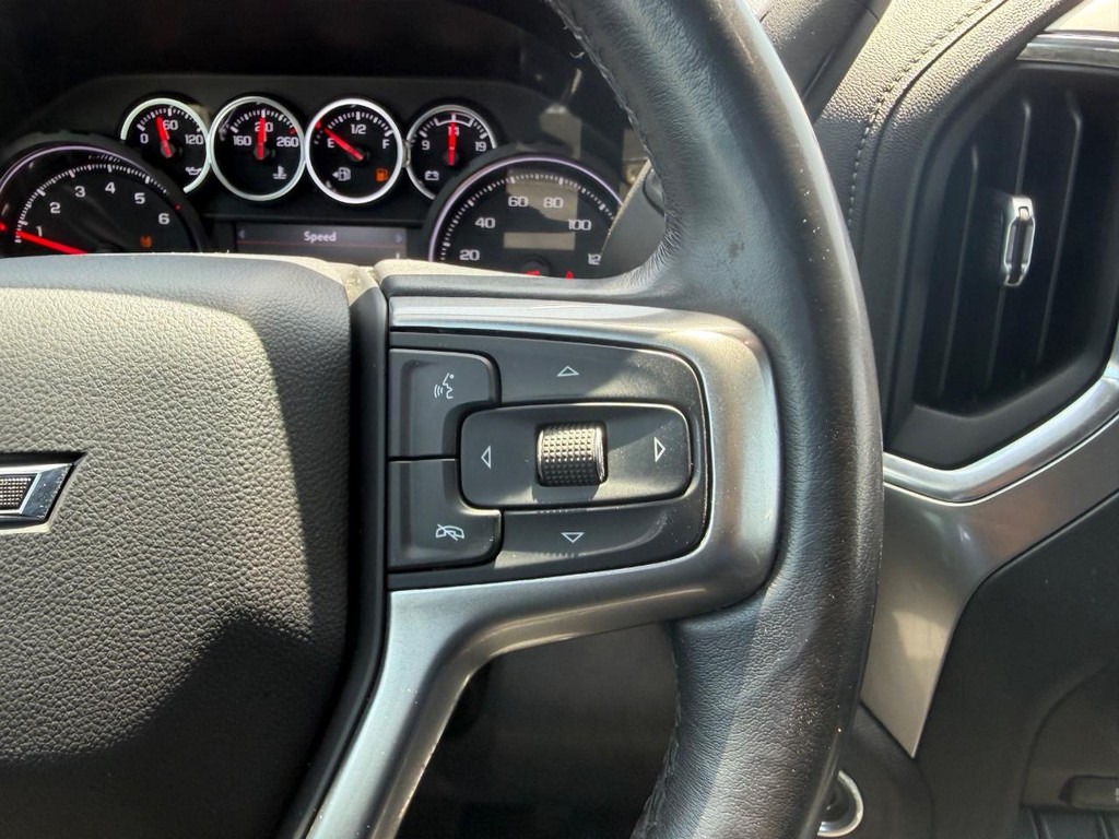 Chevrolet Silverado 1500 Vehicle Full-screen Gallery Image 13