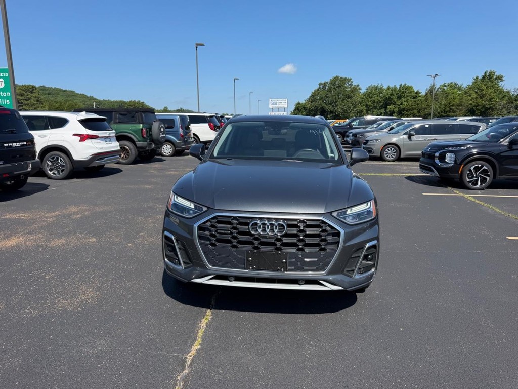 Audi Q5 Vehicle Full-screen Gallery Image 09