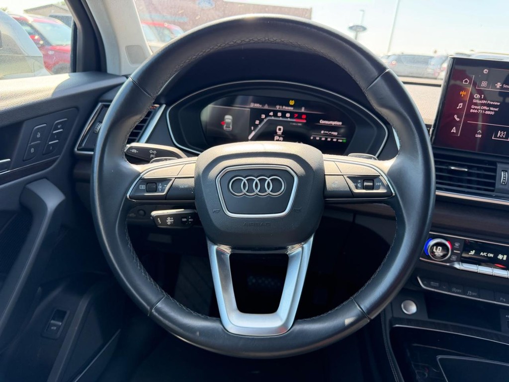 Audi Q5 Vehicle Full-screen Gallery Image 14