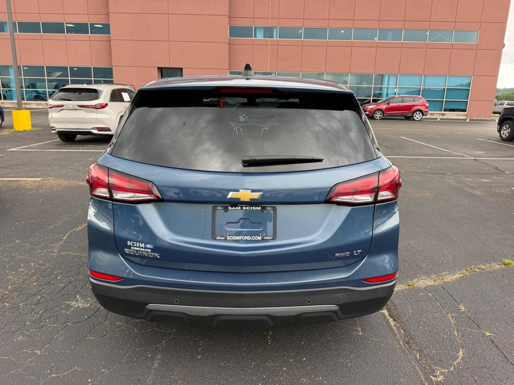 Chevrolet Equinox Vehicle Full-screen Gallery Image 04