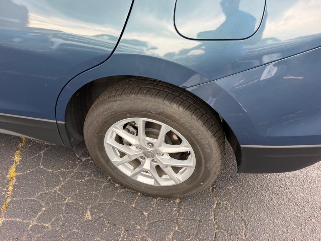 Chevrolet Equinox Vehicle Full-screen Gallery Image 07