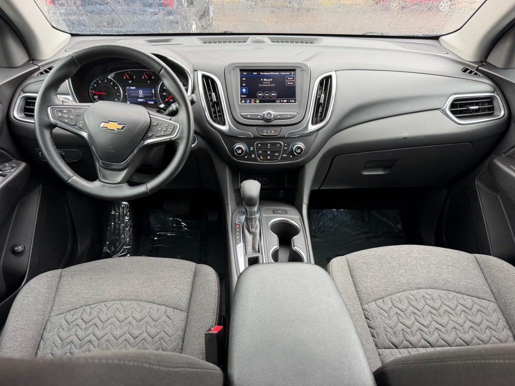 Chevrolet Equinox Vehicle Full-screen Gallery Image 11