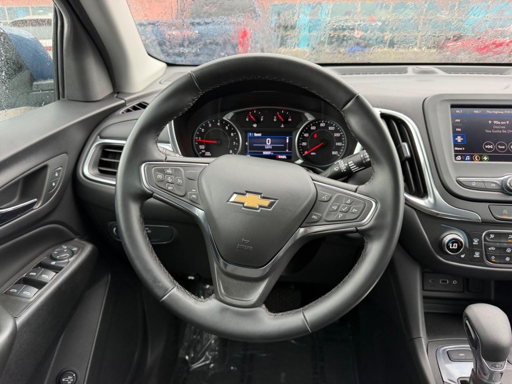 Chevrolet Equinox Vehicle Full-screen Gallery Image 12