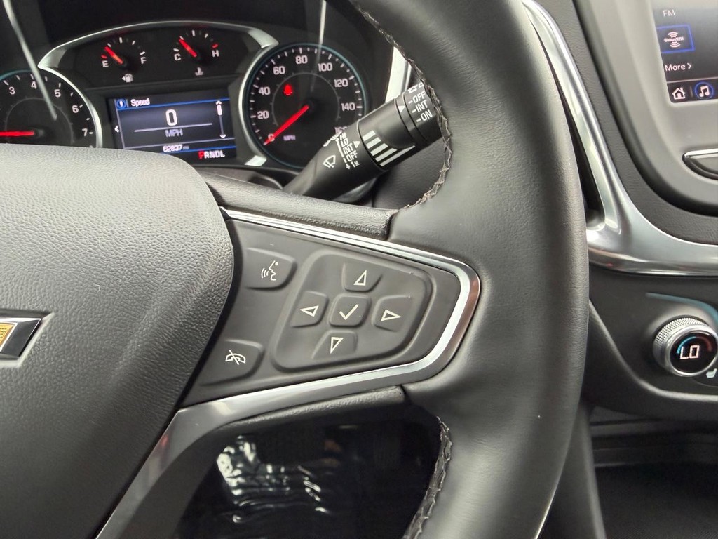 Chevrolet Equinox Vehicle Full-screen Gallery Image 14
