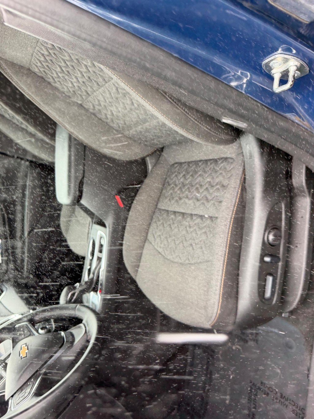 Chevrolet Equinox Vehicle Full-screen Gallery Image 20