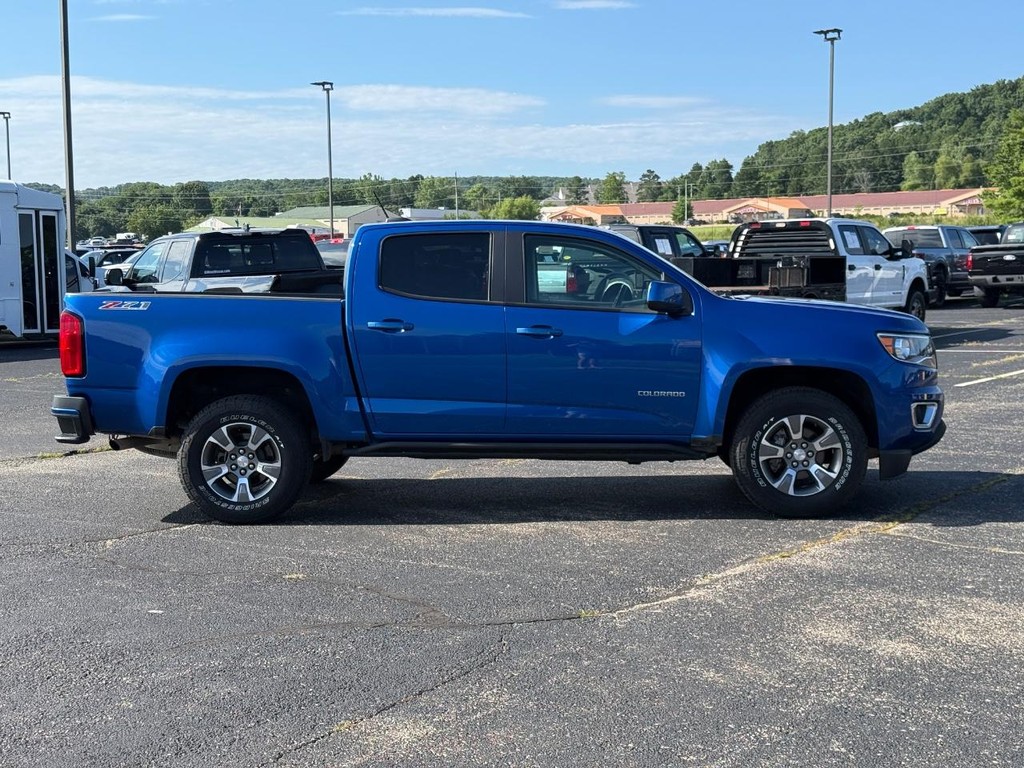 Chevrolet Colorado Vehicle Full-screen Gallery Image 02