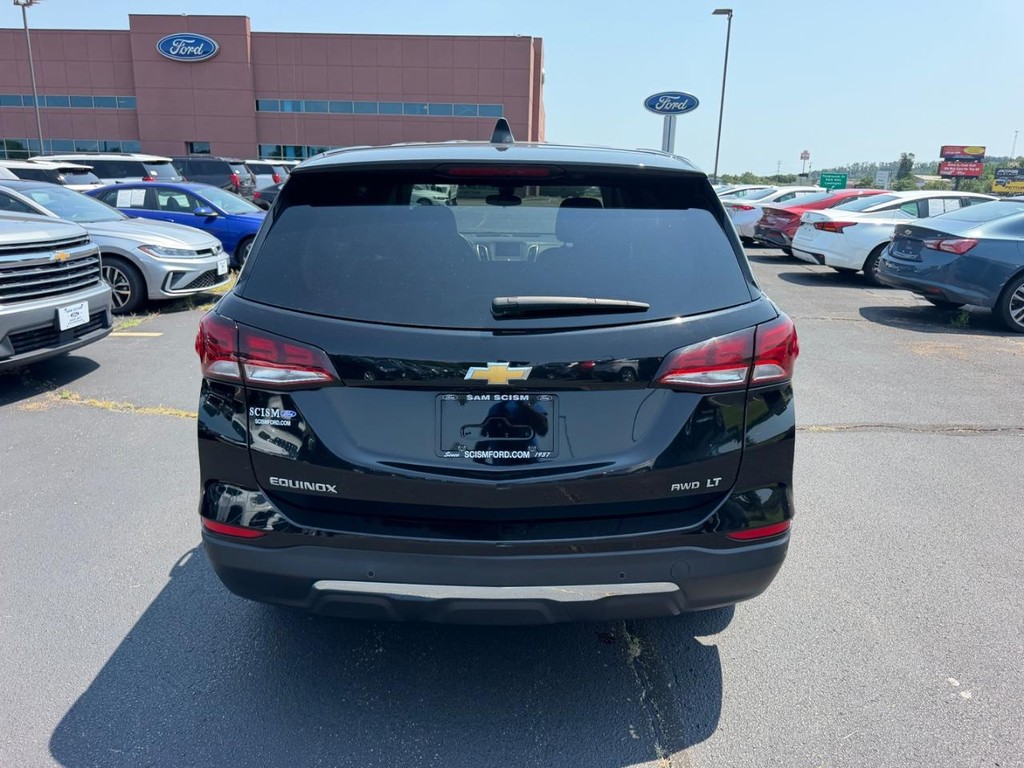 Chevrolet Equinox Vehicle Full-screen Gallery Image 04