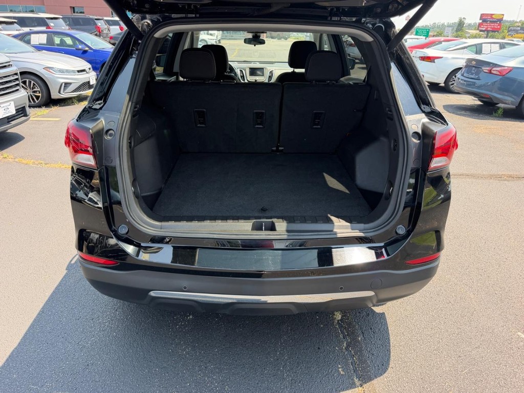 Chevrolet Equinox Vehicle Full-screen Gallery Image 05