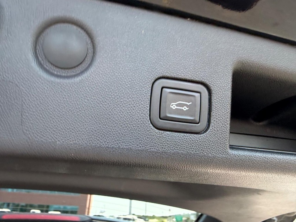 Chevrolet Equinox Vehicle Full-screen Gallery Image 06