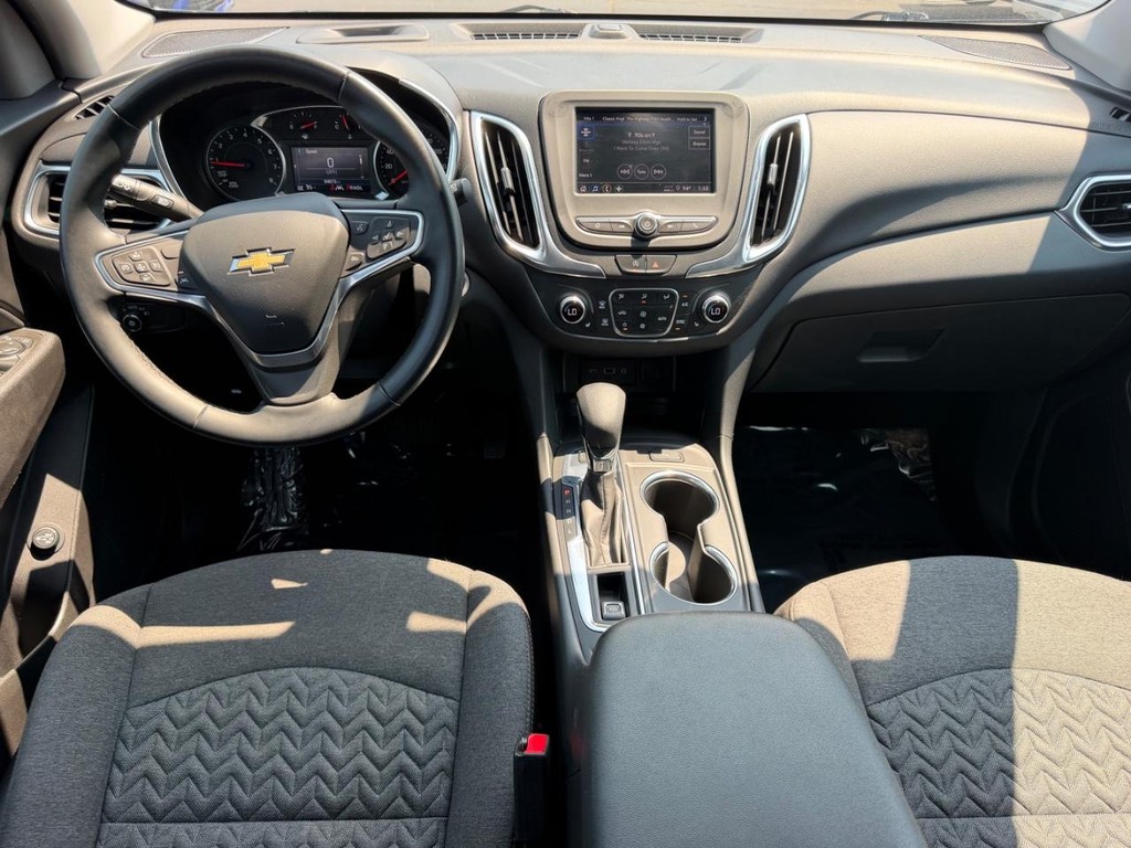 Chevrolet Equinox Vehicle Full-screen Gallery Image 11