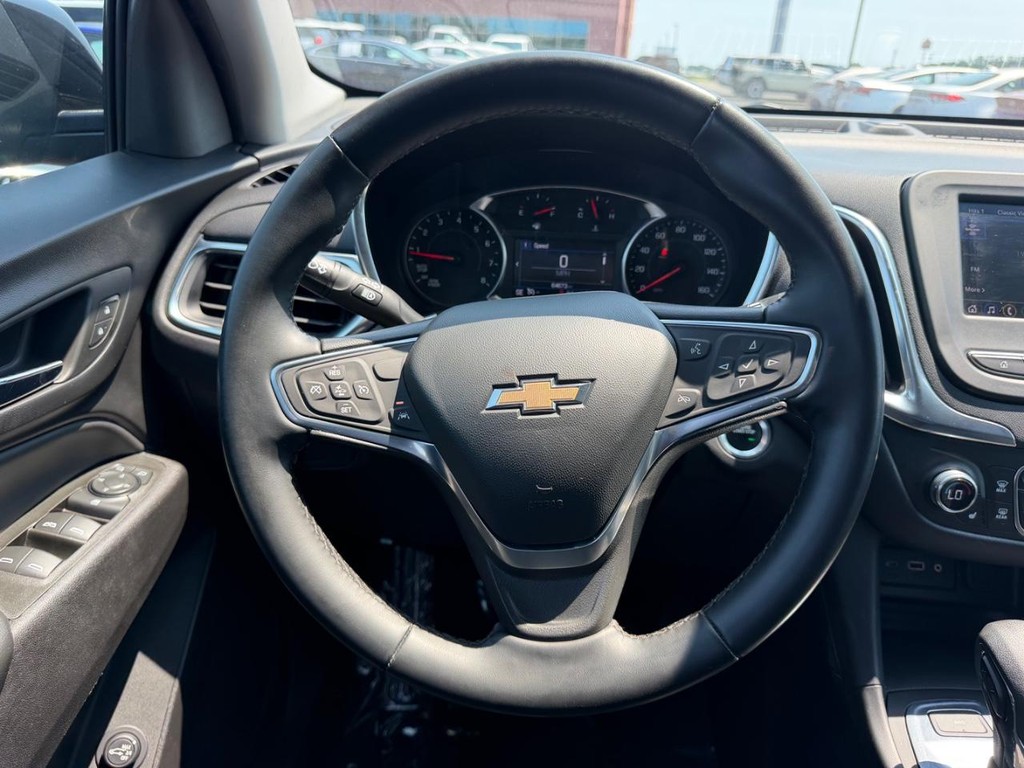 Chevrolet Equinox Vehicle Full-screen Gallery Image 12