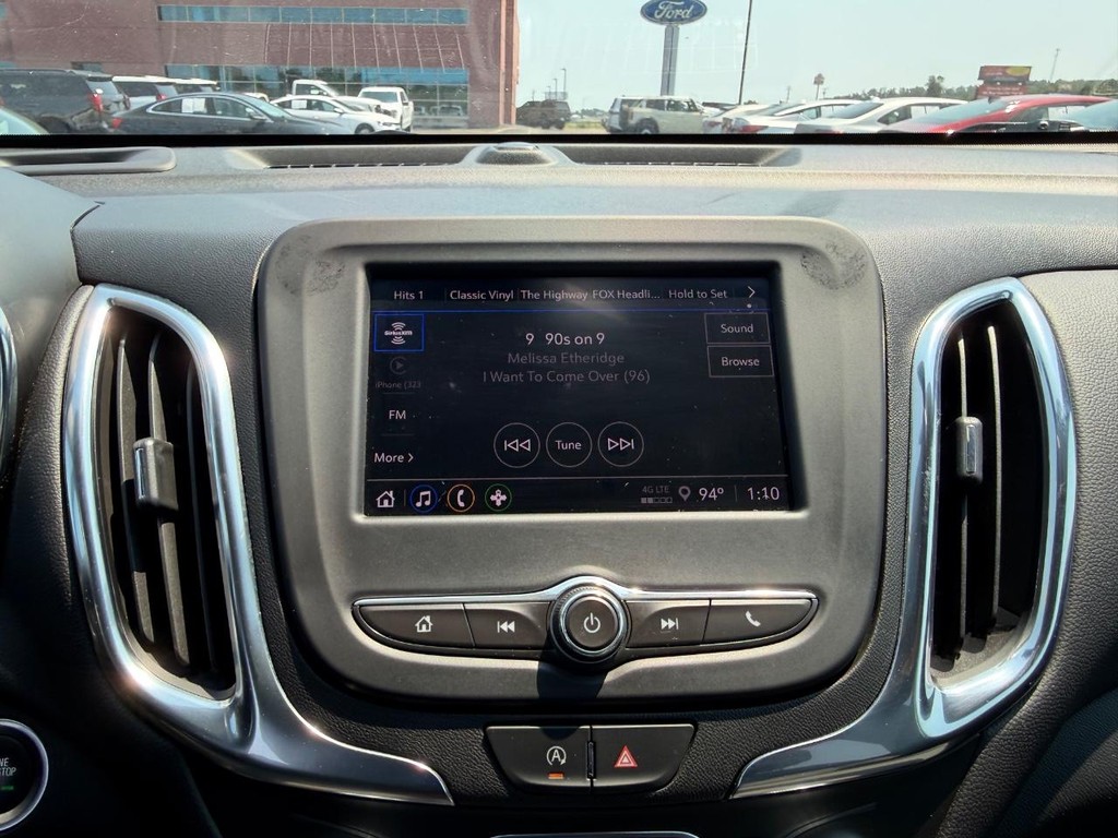 Chevrolet Equinox Vehicle Full-screen Gallery Image 15