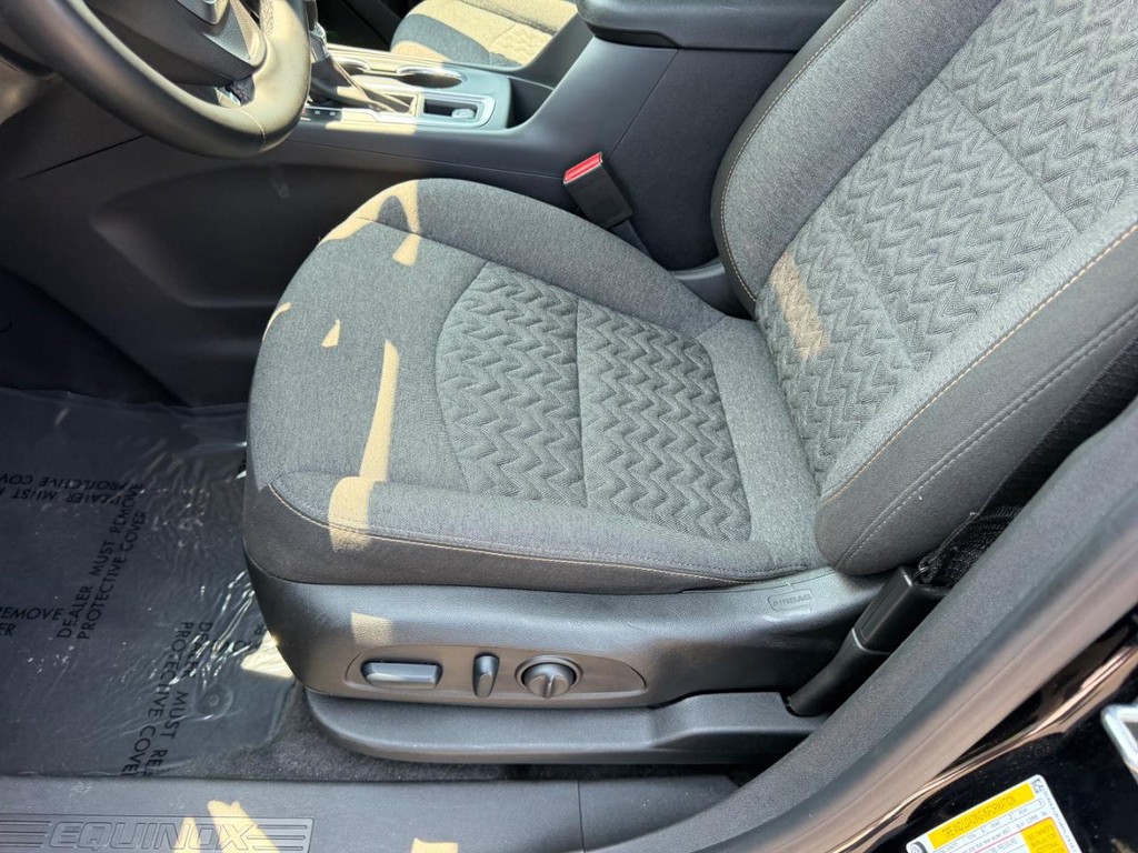 Chevrolet Equinox Vehicle Full-screen Gallery Image 20