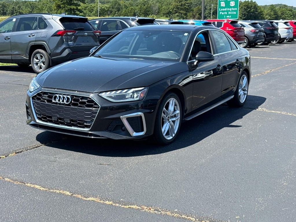 Audi A4 Sedan Vehicle Full-screen Gallery Image 08