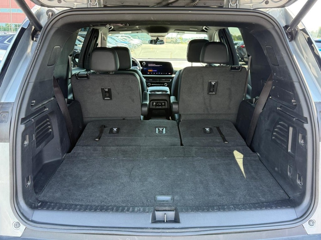 Chevrolet Traverse Vehicle Full-screen Gallery Image 04
