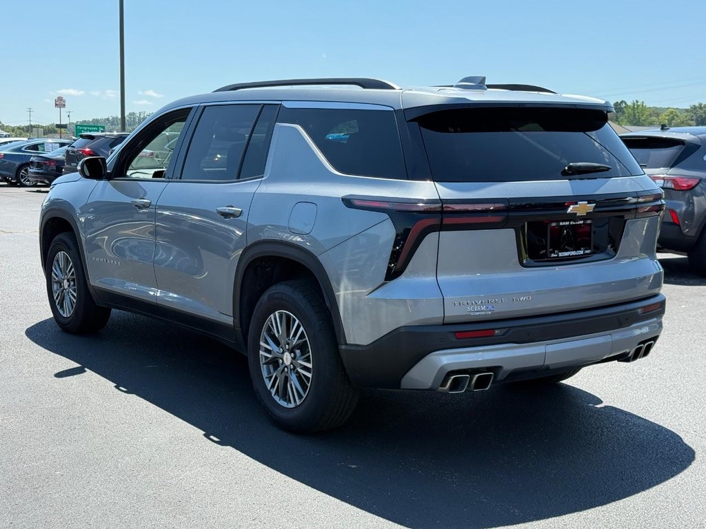 Chevrolet Traverse Vehicle Full-screen Gallery Image 06