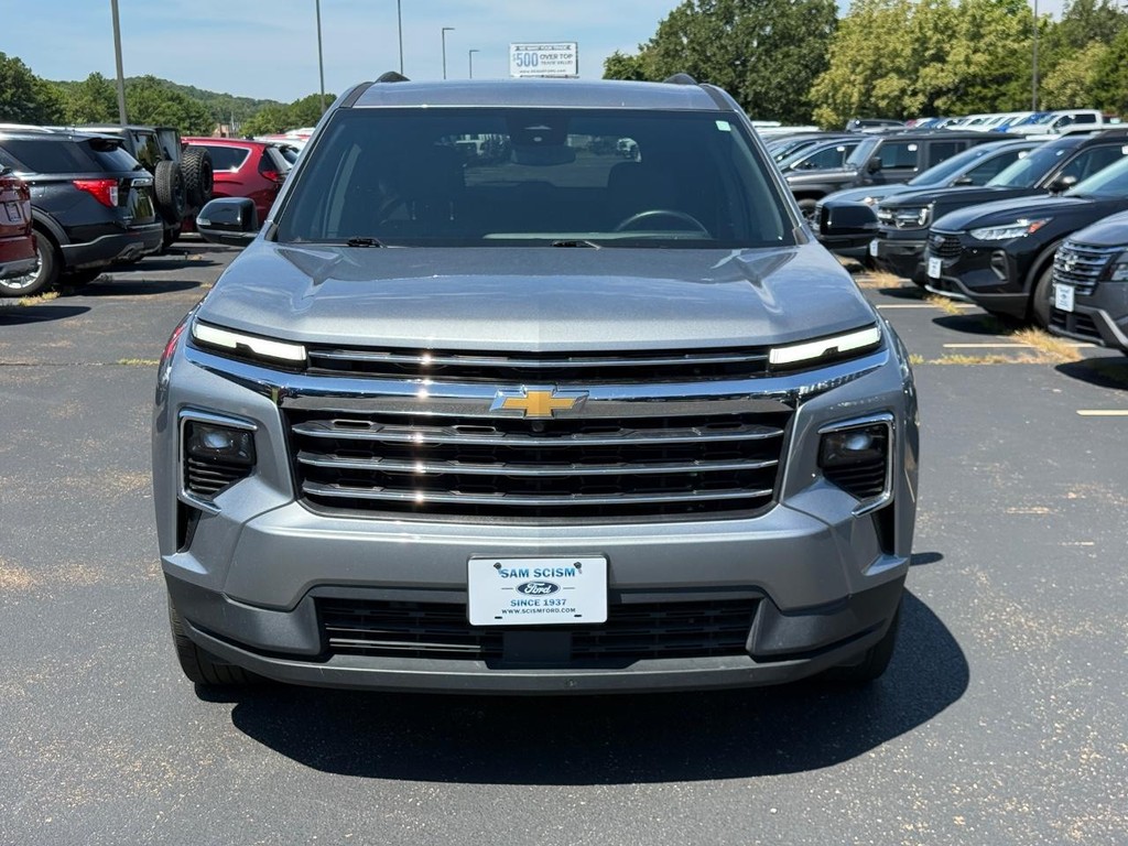 Chevrolet Traverse Vehicle Full-screen Gallery Image 09