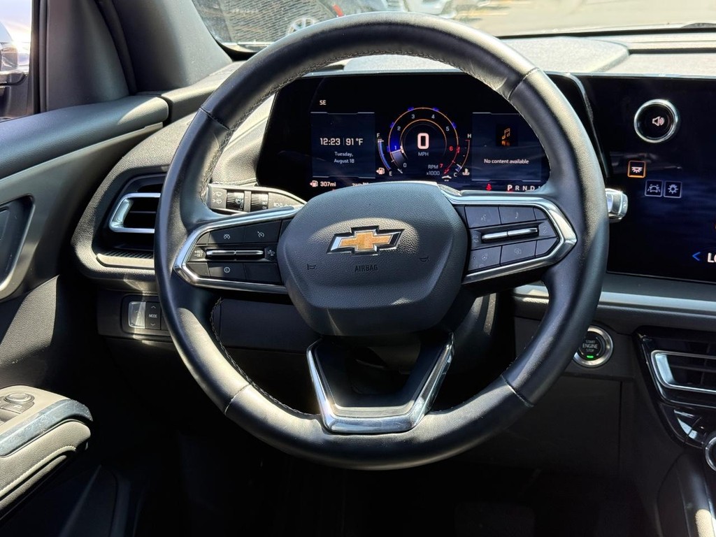 Chevrolet Traverse Vehicle Full-screen Gallery Image 13