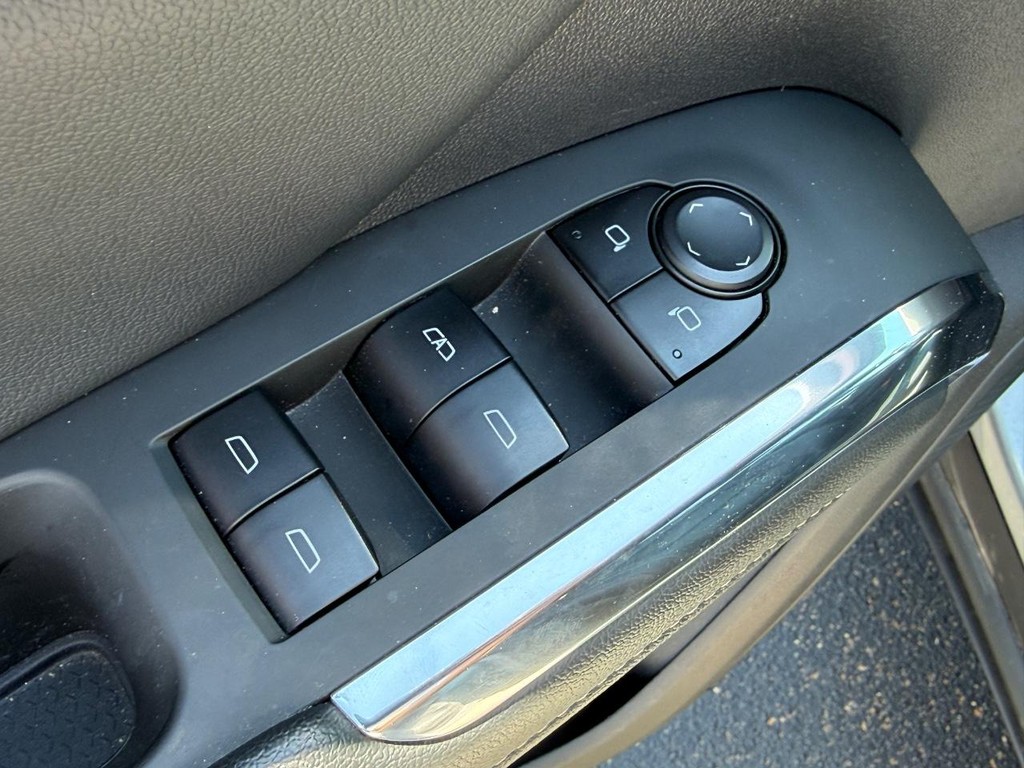 Chevrolet Traverse Vehicle Full-screen Gallery Image 16