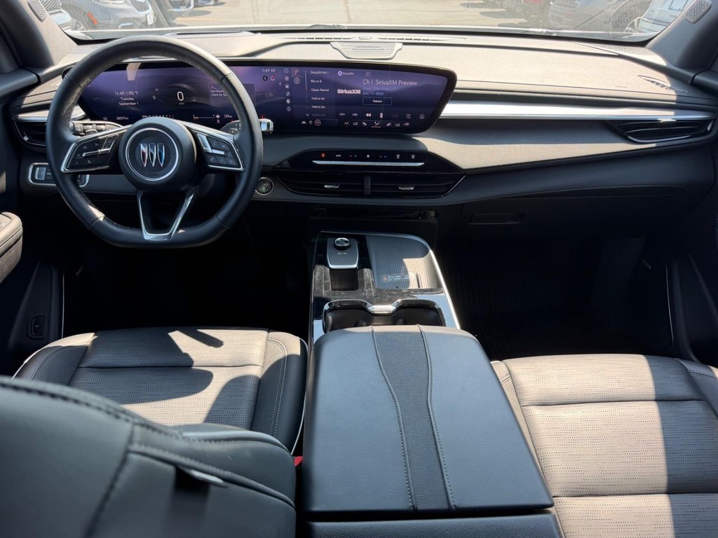Buick Enclave Vehicle Full-screen Gallery Image 13