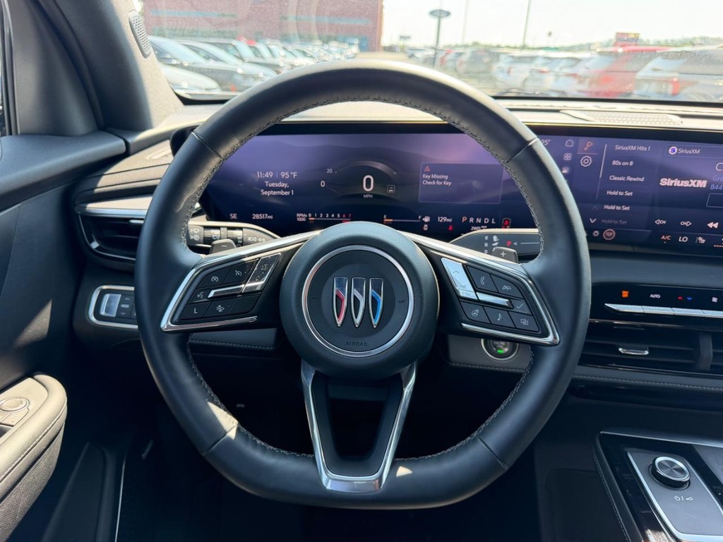 Buick Enclave Vehicle Full-screen Gallery Image 14