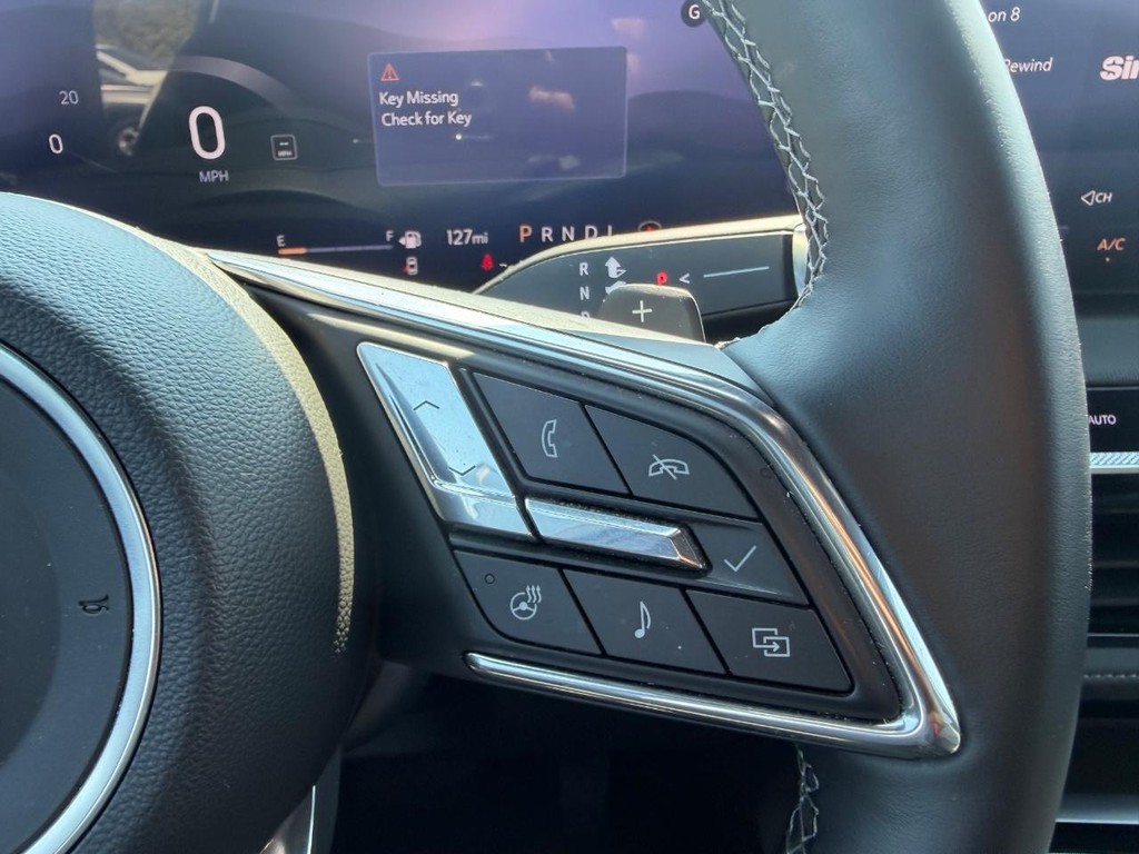 Buick Enclave Vehicle Full-screen Gallery Image 16