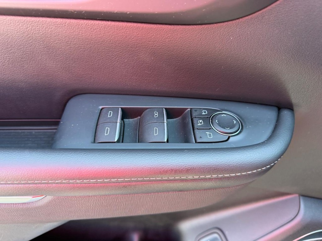 Buick Enclave Vehicle Full-screen Gallery Image 21